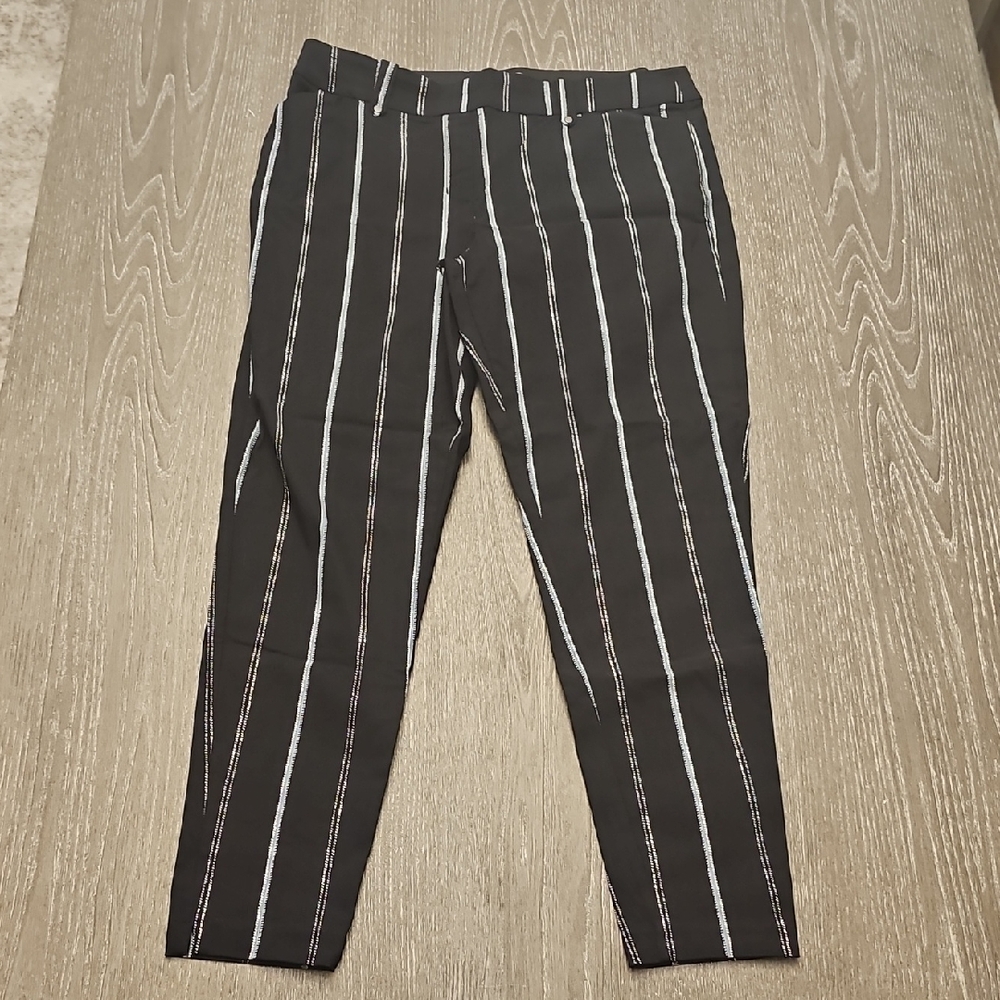 Maurices Black and White Striped Women's Cropped Pants